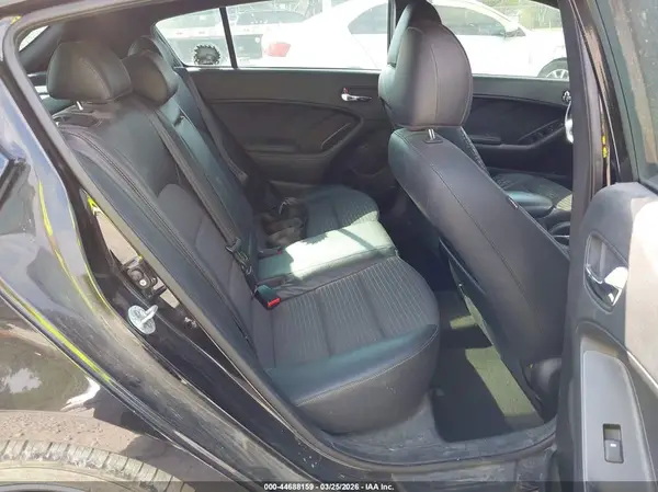 KNAFZ5A34G5636856 2016 KIA FORTE - Image 8