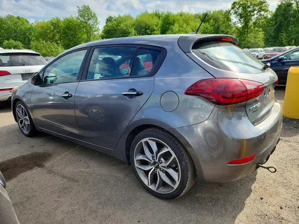 KNAFZ5A35G5592172 2016 KIA FORTE - Image 2