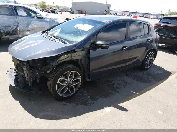 KNAFZ5A35G5619211 2016 KIA FORTE - Image 2