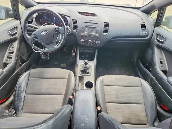 KNAFZ5A37G5562056 2016 KIA FORTE - Image 8