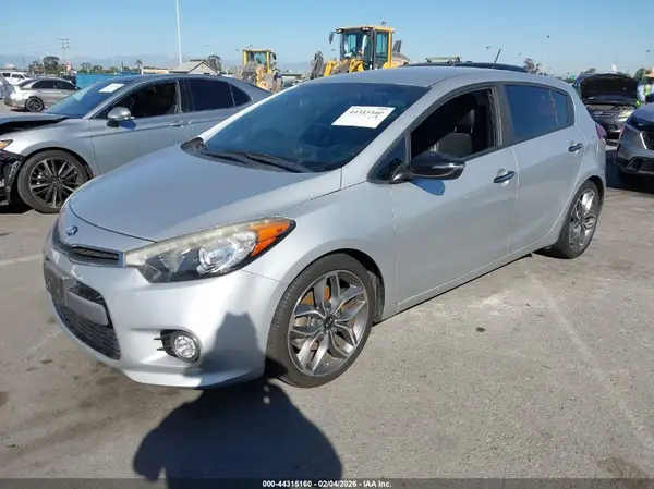 KNAFZ5A37G5592951 2016 KIA FORTE - Image 2