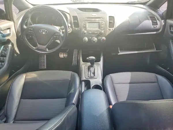 KNAFZ5A38G5560266 2016 KIA FORTE - Image 8