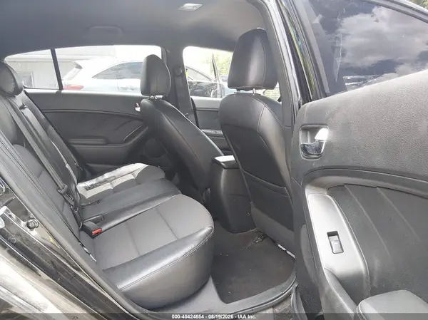 KNAFZ5A39G5494813 2016 KIA FORTE - Image 8