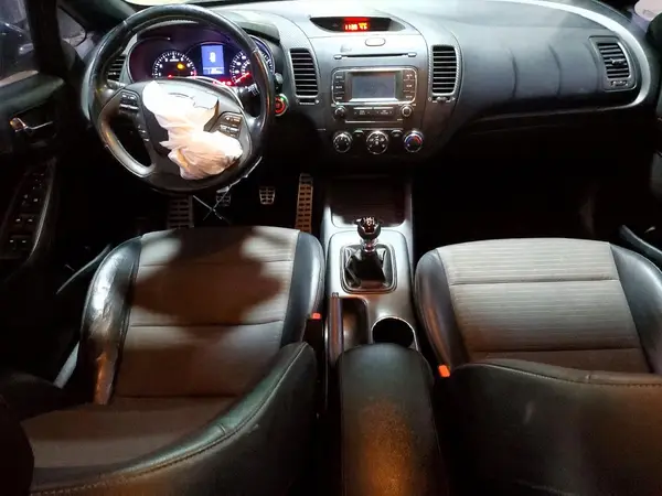 KNAFZ5A39G5546828 2016 KIA FORTE - Image 8
