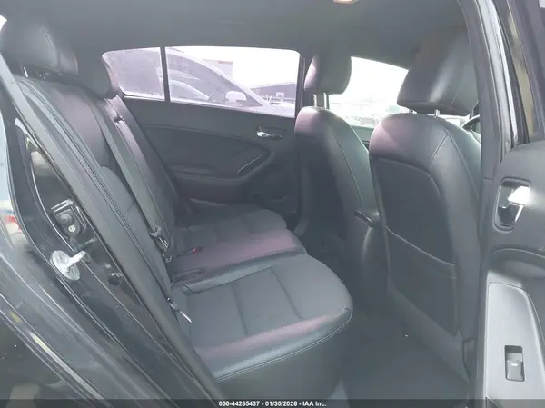 KNAFZ5A39G5583703 2016 KIA FORTE - Image 8