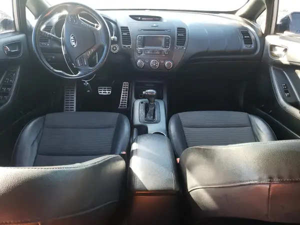 KNAFZ5A39G5636836 2016 KIA FORTE - Image 8