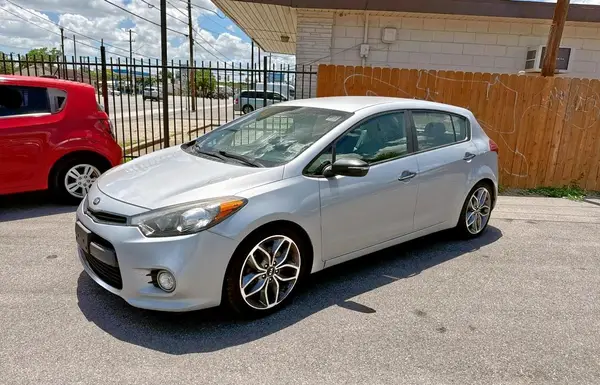 KNAFZ5A3XG5603747 2016 KIA FORTE - Image 2