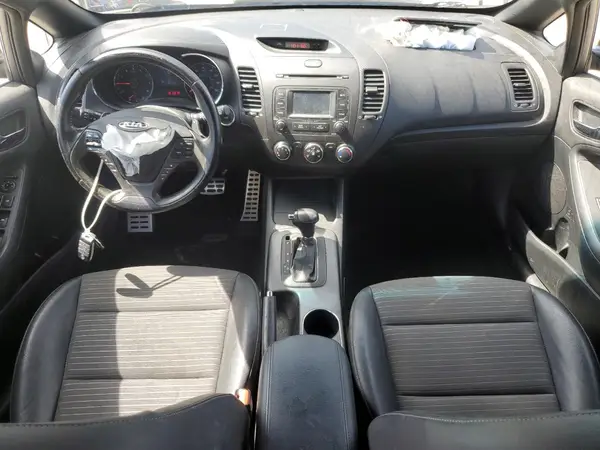 KNAFZ5A3XG5636599 2016 KIA FORTE - Image 8