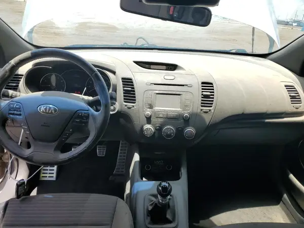 KNAFZ6A31G5590828 2016 KIA FORTE - Image 8