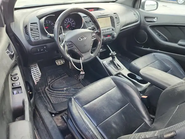 KNAFZ6A31G5620247 2016 KIA FORTE - Image 8