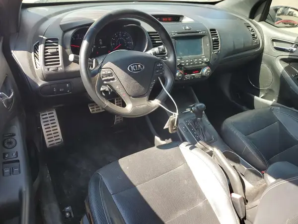 KNAFZ6A31G5620961 2016 KIA FORTE - Image 8