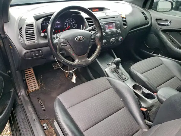 KNAFZ6A34G5585557 2016 KIA FORTE - Image 8