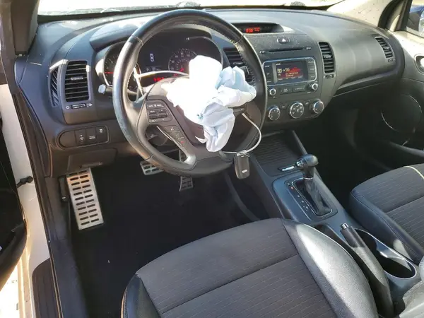 KNAFZ6A35G5642607 2016 KIA FORTE - Image 8