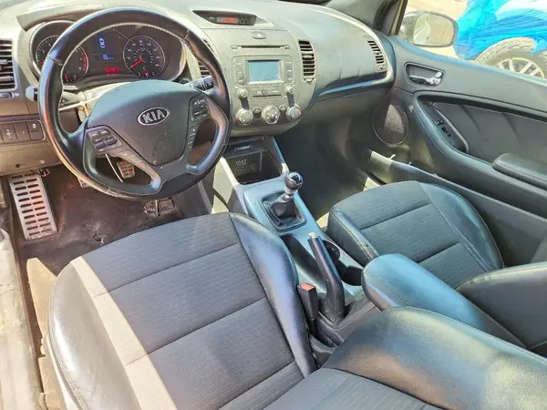 KNAFZ6A37G5593653 2016 KIA FORTE - Image 8