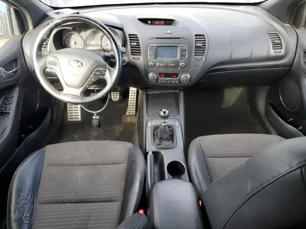 KNAFZ6A37G5639496 2016 KIA FORTE - Image 8