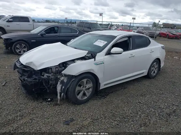 KNAGM4AD0G5096105 2016 KIA OPTIMA - Image 2