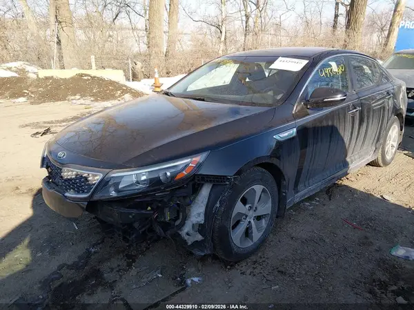 KNAGM4AD1G5092211 2016 KIA OPTIMA - Image 2