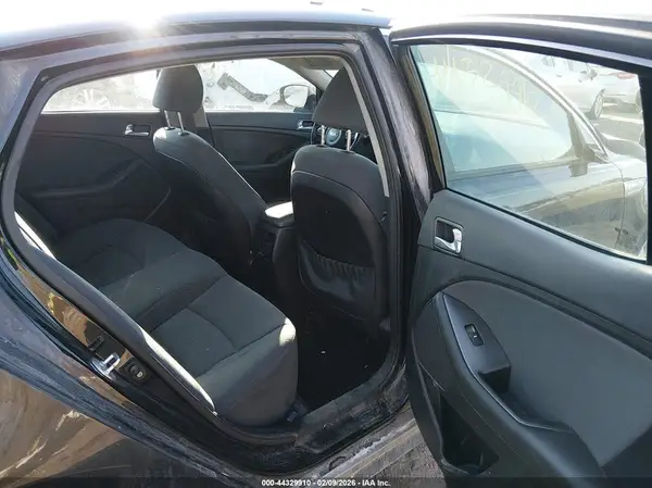 KNAGM4AD1G5092211 2016 KIA OPTIMA - Image 8