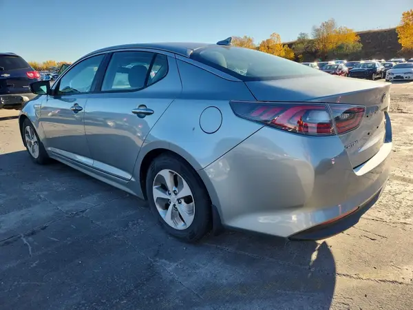 KNAGM4AD1G5095870 2016 KIA OPTIMA - Image 2