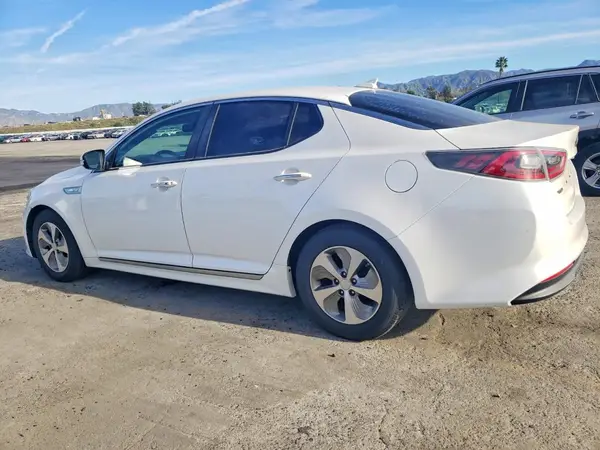 KNAGM4AD1G5099711 2016 KIA OPTIMA - Image 2