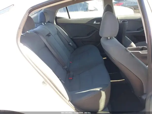 KNAGM4AD2G5094453 2016 KIA OPTIMA - Image 8