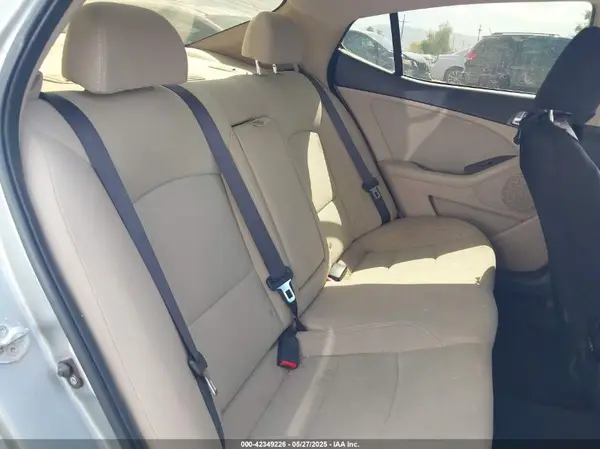 KNAGM4AD3G5095126 2016 KIA OPTIMA - Image 8