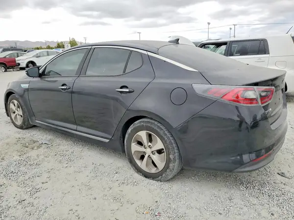 KNAGM4AD3G5096065 2016 KIA OPTIMA - Image 2