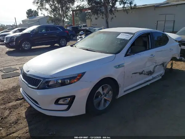 KNAGM4AD3G5099435 2016 KIA OPTIMA - Image 2