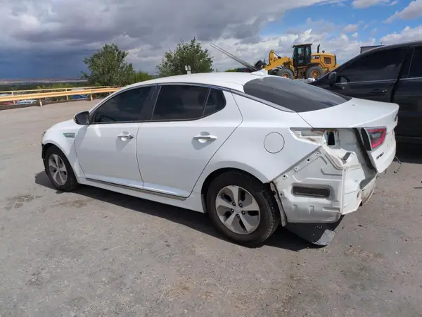 KNAGM4AD4G5092123 2016 KIA OPTIMA - Image 2