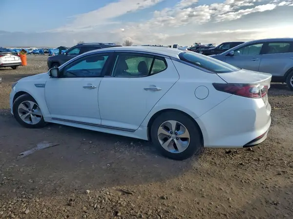 KNAGM4AD4G5094518 2016 KIA OPTIMA - Image 2