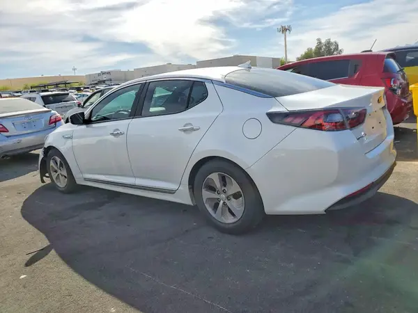 KNAGM4AD4G5096088 2016 KIA OPTIMA - Image 2