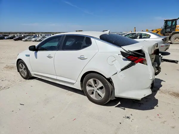 KNAGM4AD5G5093569 2016 KIA OPTIMA - Image 2