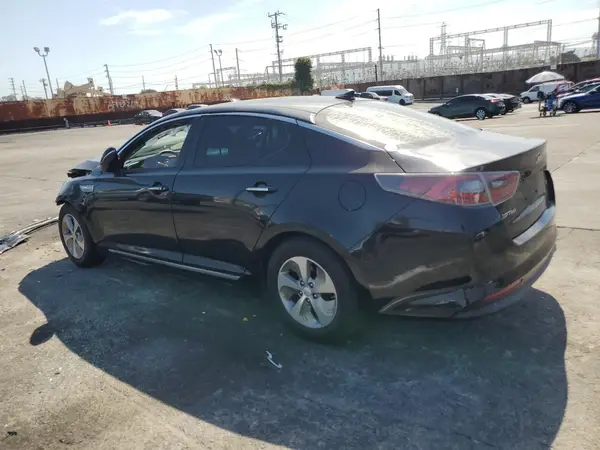 KNAGM4AD6G5096075 2016 KIA OPTIMA - Image 2