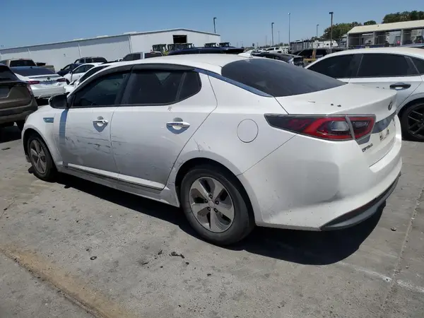 KNAGM4AD7G5096411 2016 KIA OPTIMA - Image 2