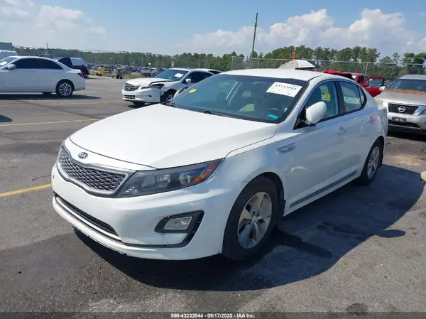 KNAGM4AD8G5092559 2016 KIA OPTIMA - Image 2