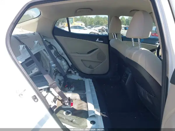 KNAGM4AD8G5092559 2016 KIA OPTIMA - Image 8