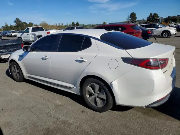 KNAGM4ADXG5092577 2016 KIA OPTIMA - Image 2