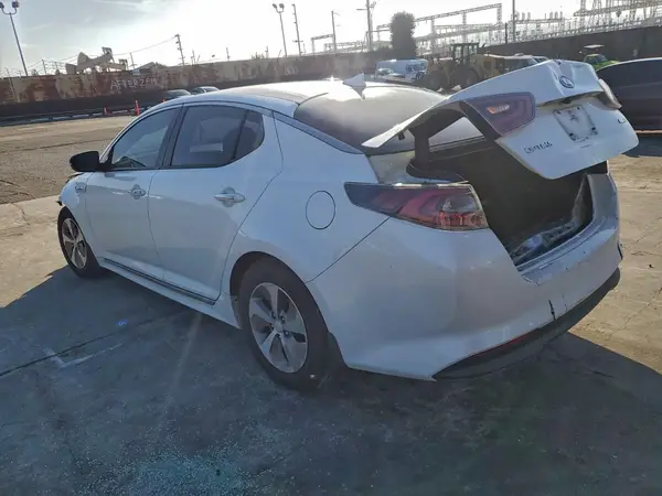 KNAGM4ADXG5096709 2016 KIA OPTIMA - Image 2