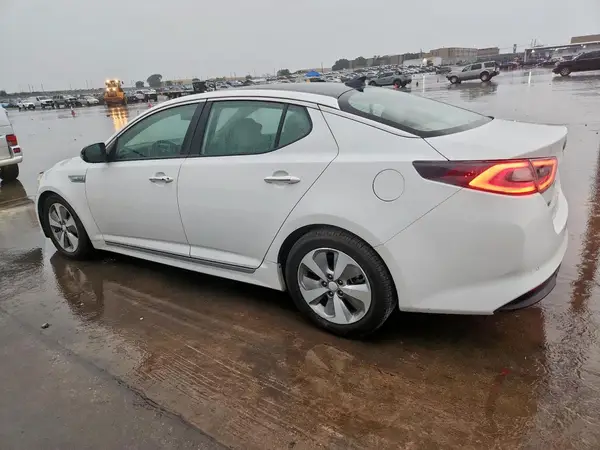 KNAGN4AD0G5092259 2016 KIA OPTIMA - Image 2