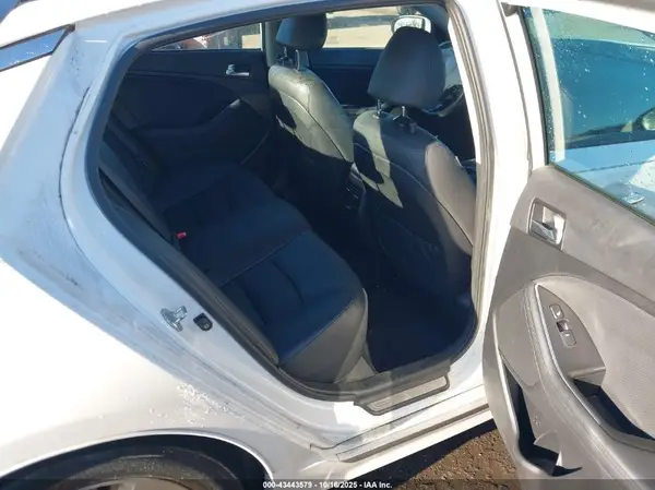KNAGN4AD1G5092304 2016 KIA OPTIMA - Image 8