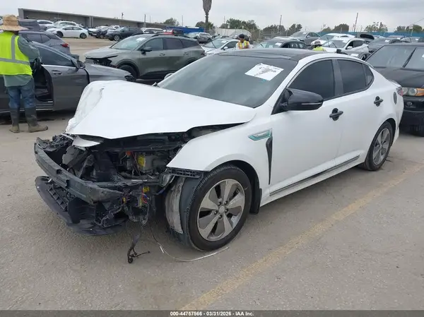 KNAGN4AD1G5098443 2016 KIA OPTIMA - Image 2