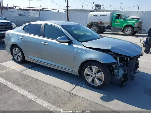 KNAGN4AD1G5099253 2016 KIA OPTIMA - Image 1