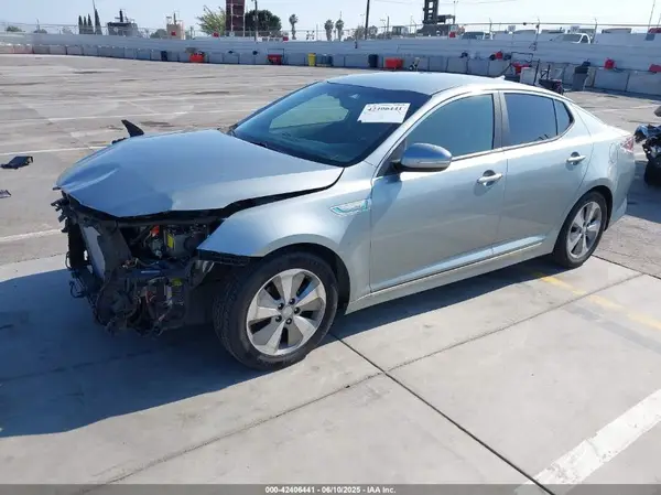 KNAGN4AD1G5099253 2016 KIA OPTIMA - Image 2