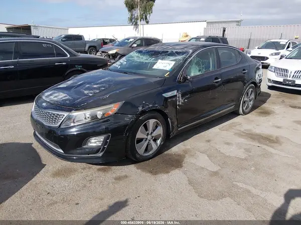 KNAGN4AD1G5099320 2016 KIA OPTIMA - Image 2