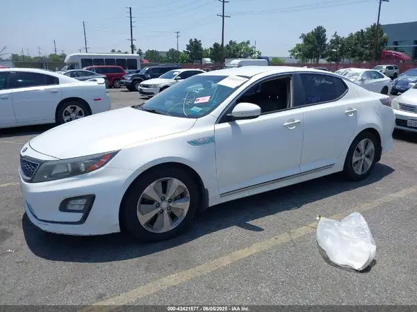 KNAGN4AD3G5093275 2016 KIA OPTIMA - Image 2