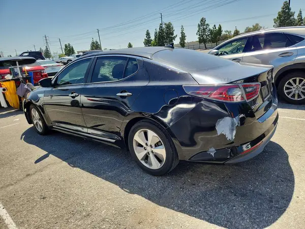 KNAGN4AD3G5099268 2016 KIA OPTIMA - Image 2
