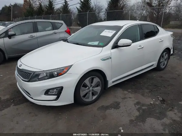 KNAGN4AD4G5098775 2016 KIA OPTIMA - Image 2