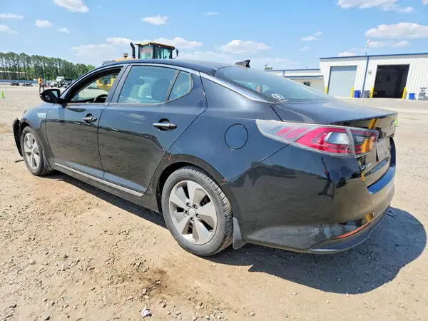 KNAGN4AD5G5094136 2016 KIA OPTIMA - Image 2