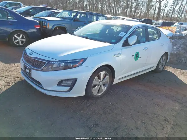 KNAGN4AD6G5092282 2016 KIA OPTIMA - Image 2