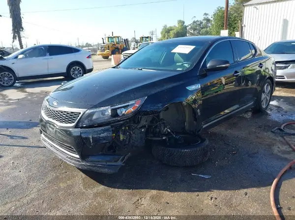 KNAGN4AD6G5093643 2016 KIA OPTIMA - Image 2